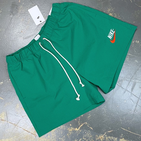 Nike Other - Nike Sportswear Shorts Woven Green DM5281-365 Large NSW Essentials